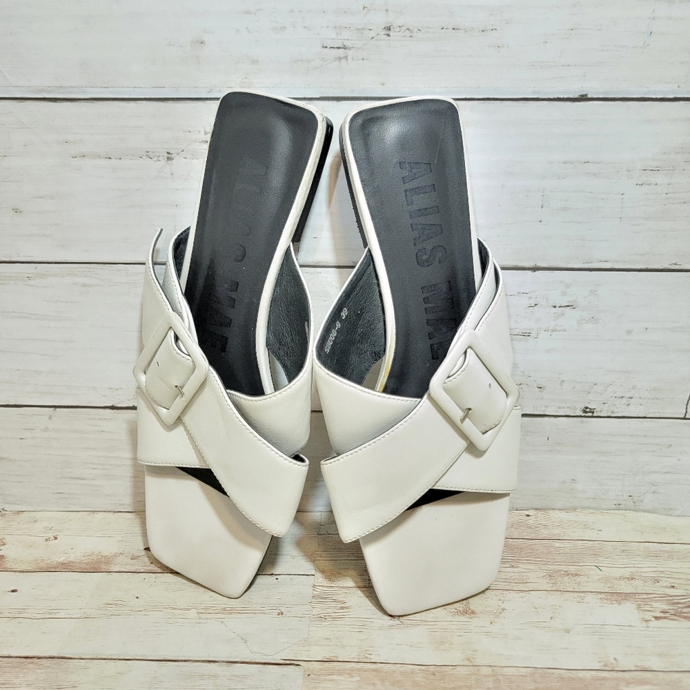 Alias Mae Revolve prue cross strap sandals in white - Picture 13 of 14